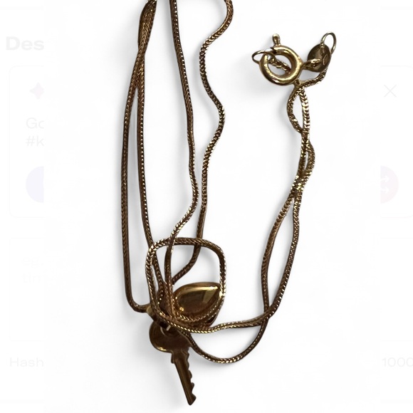 18k solid yellow Gold Heart and Key Pendant Necklace - Picture 4 of 11